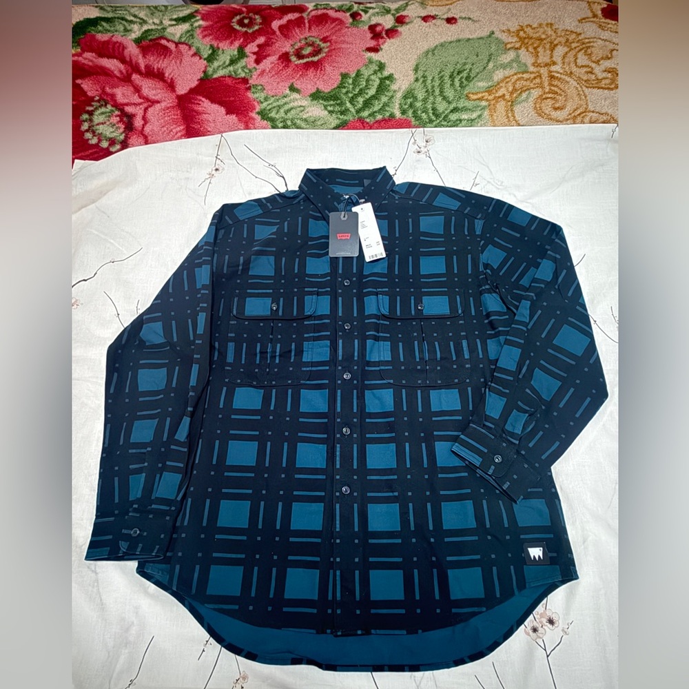 NWT Levi's Teal and Black Checkered button down Men Shirt SZ Medium